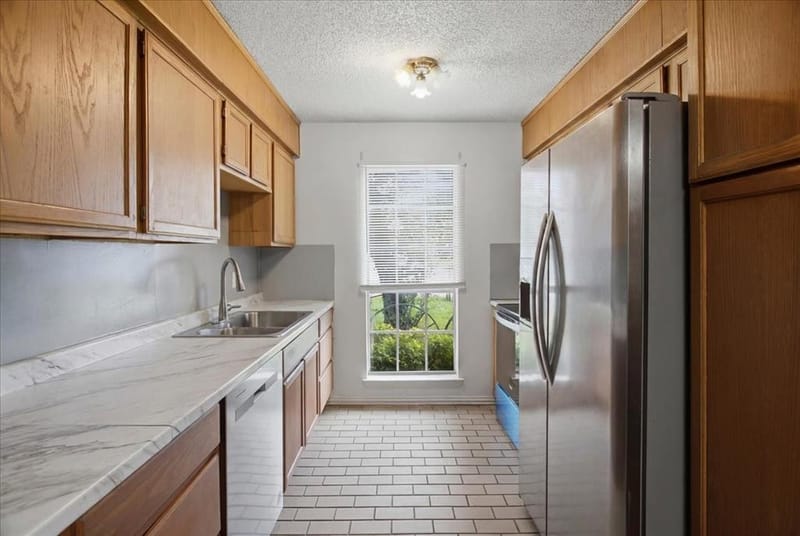 701 N Douglas Avenue, Cleburne TX 76033 - Photo 10