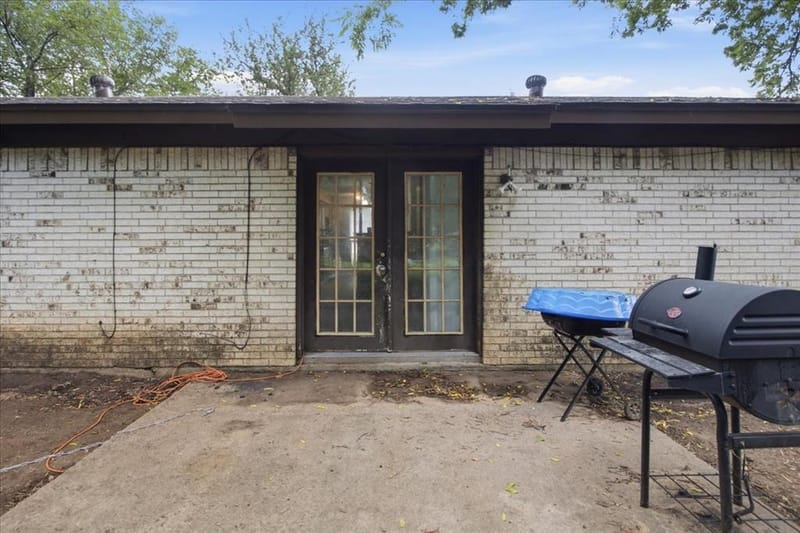 701 N Douglas Avenue, Cleburne TX 76033 - Photo 18