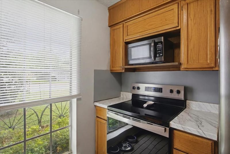 701 N Douglas Avenue, Cleburne TX 76033 - Photo 11