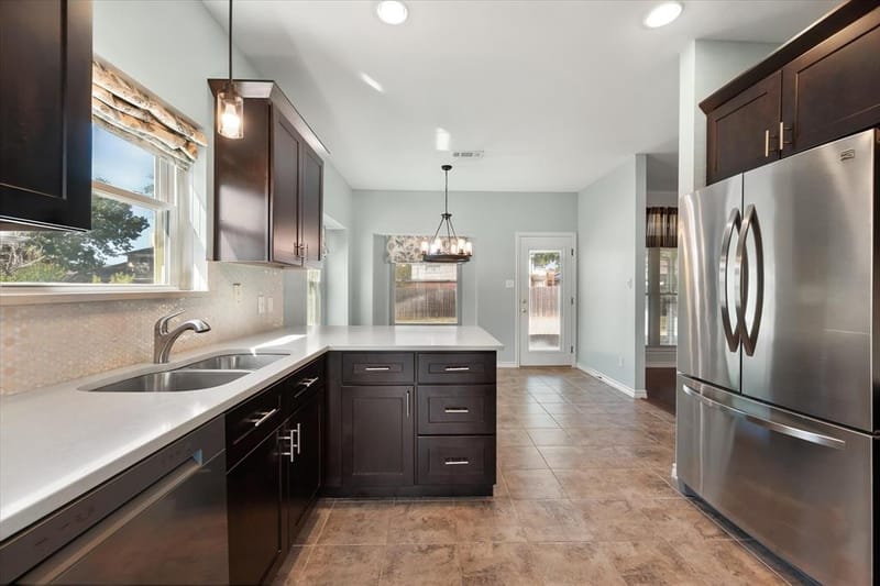 6222 St Leonard Drive, Arlington TX 76001 - Photo 6