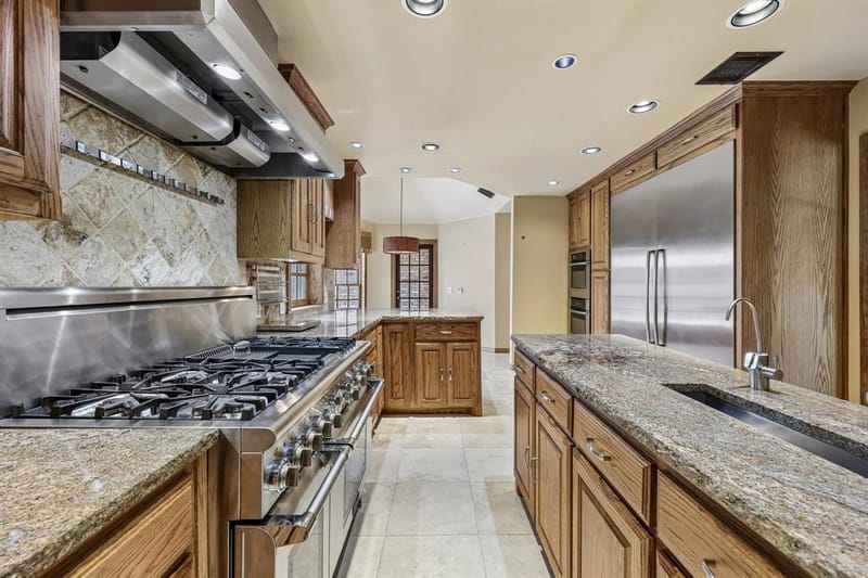 1524 Faringdon Drive, Plano TX 75075 - Photo 2