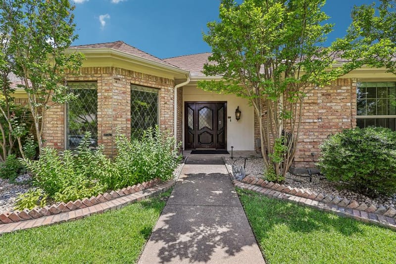1524 Faringdon Drive, Plano TX 75075 - Photo 5