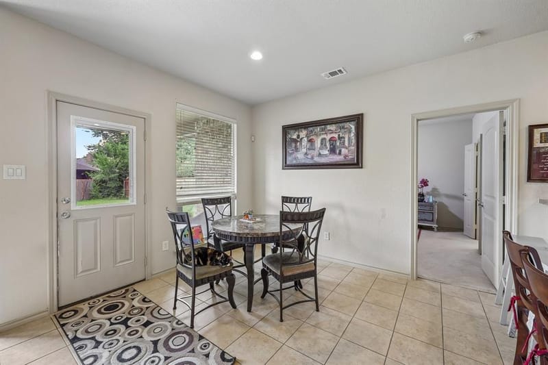 5220 Prestwick Drive, Arlington TX 76001 - Photo 12