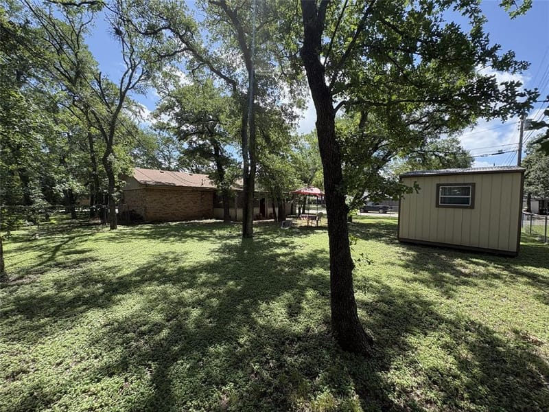 212 S Norma Drive, Lacy Lakeview TX 76705 - Photo 23