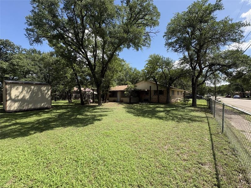 212 S Norma Drive, Lacy Lakeview TX 76705 - Photo 24