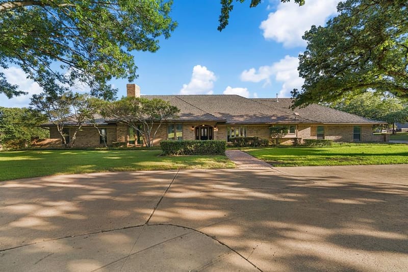 8920 Martin Drive, North Richland Hills TX 76182 - Photo 2