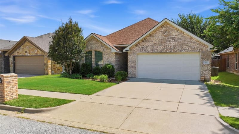 1408 Lauren Lane, Granbury TX 76048 - Photo 2