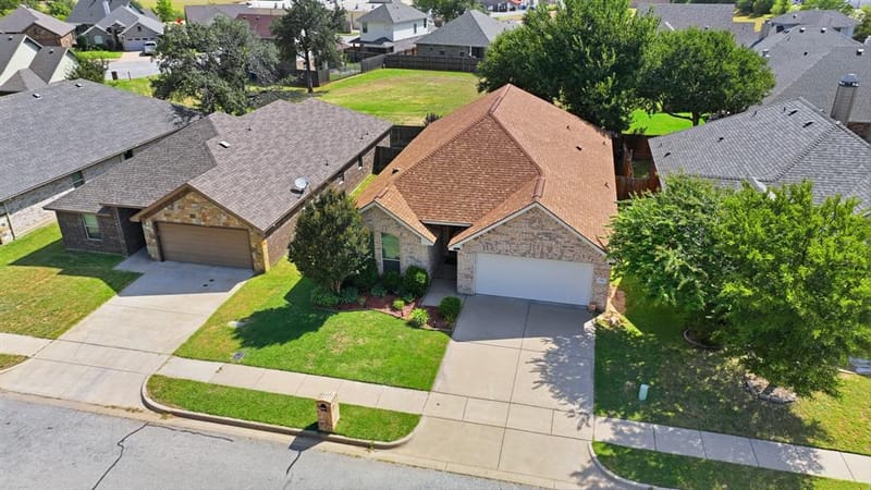 1408 Lauren Lane, Granbury TX 76048 - Photo 37