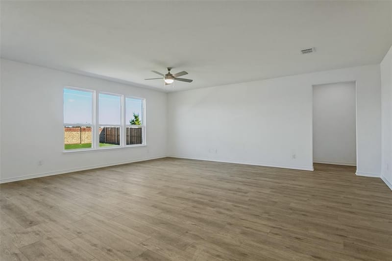 124 Hudson Lane, Justin TX 76247 - Photo 11