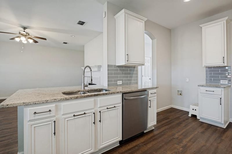 5240 Lake Grove Drive, Grand Prairie TX 75052 - Photo 9