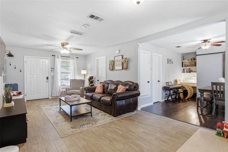 217 N Laramie Circle, Pilot Point TX 76258 - Photo 4