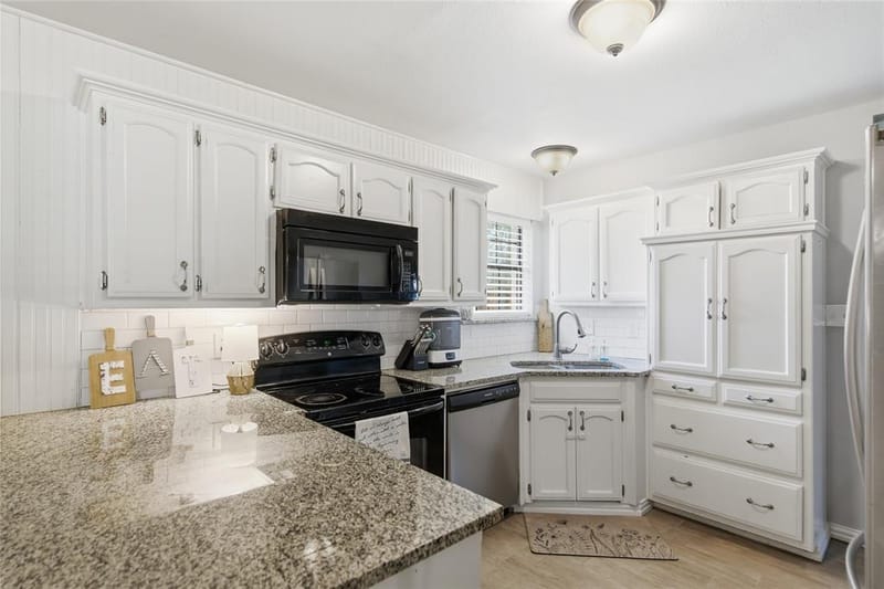 217 N Laramie Circle, Pilot Point TX 76258 - Photo 8