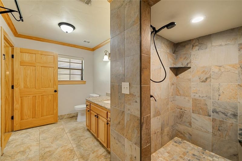 2445 Stadium Place, Arlington TX 76006 - Photo 11
