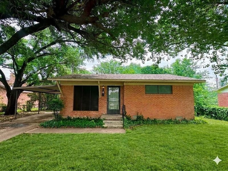 1004 Powell Road, Mesquite TX 75149