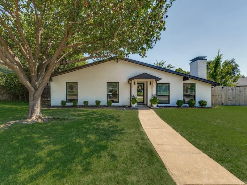 6716 Roundrock Road, Dallas TX 75248 - Photo 2