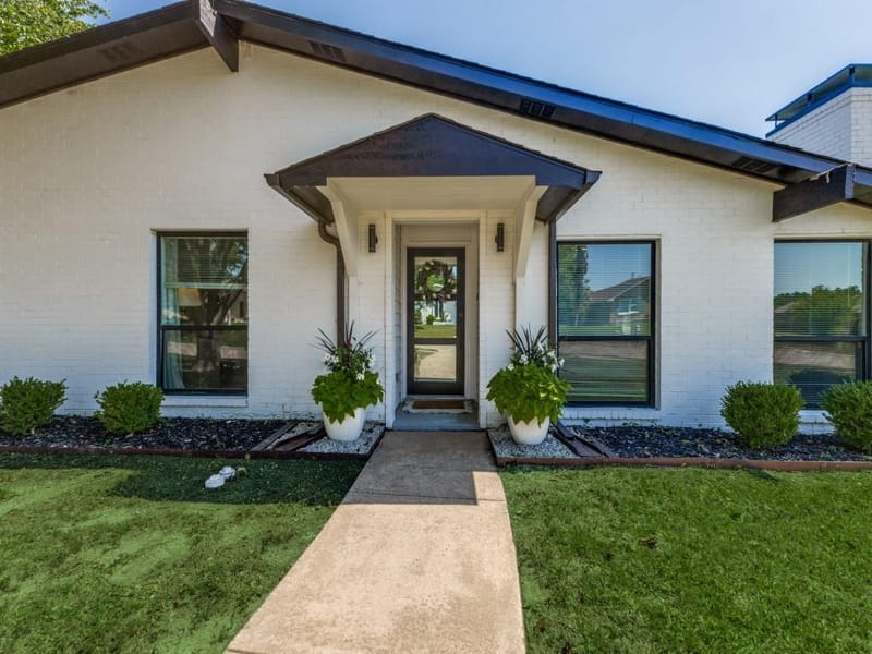 6716 Roundrock Road, Dallas TX 75248 - Photo 3
