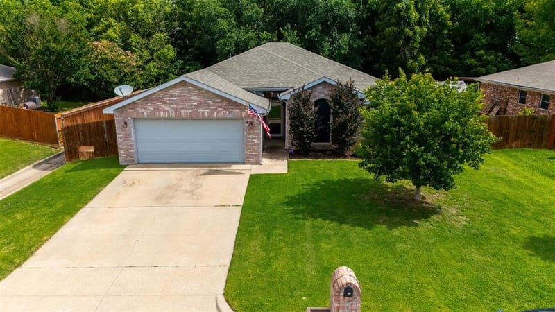 213 King Arthur Drive, Weatherford TX 76086 - Photo 2