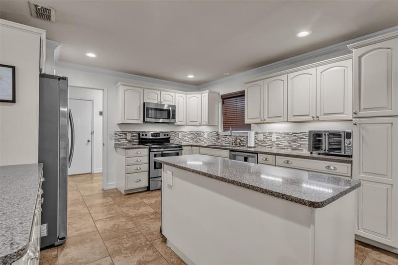 213 King Arthur Drive, Weatherford TX 76086 - Photo 4