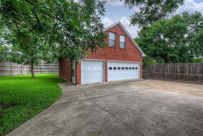 900 River Oaks Drive, Greenville TX 75402 - Photo 38