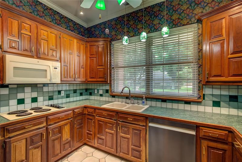 900 River Oaks Drive, Greenville TX 75402 - Photo 18