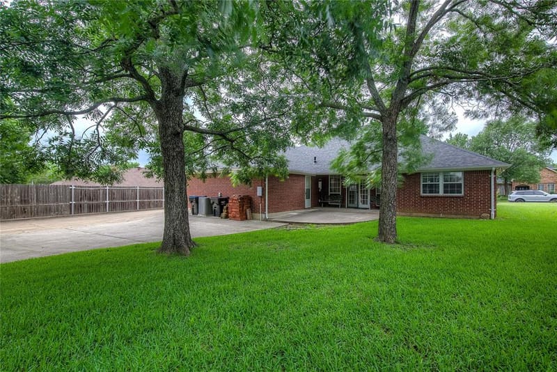 900 River Oaks Drive, Greenville TX 75402 - Photo 35