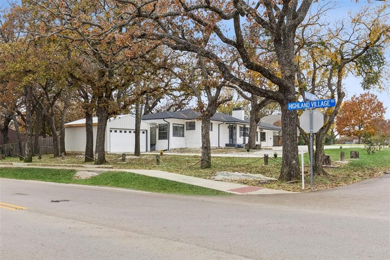 102 Woodland Drive, Highland Village TX 75077 - Photo 7