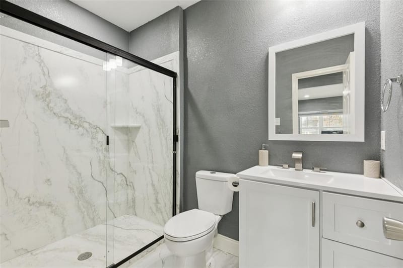102 Woodland Drive, Highland Village TX 75077 - Photo 3