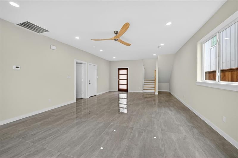 115 Rolston Road, Irving TX 75060 - Photo 3