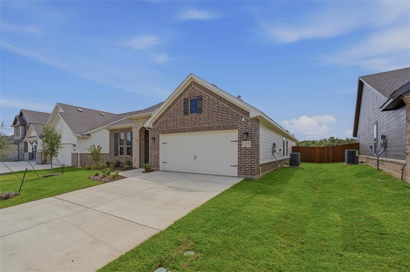 1228 Colca Drive, Springtown TX 76082 - Photo 3