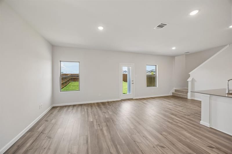 828 Hillcrest Boulevard, Princeton TX 75407 - Photo 4
