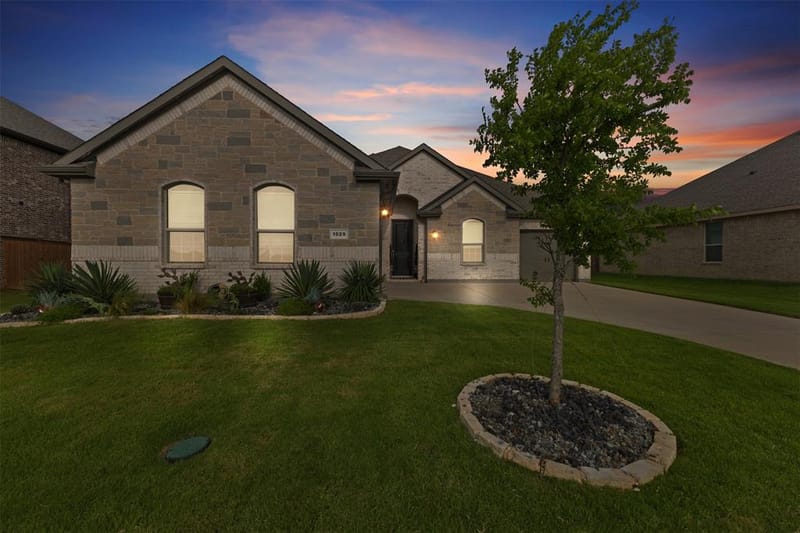 1029 Greencove Drive, Midlothian TX 76065