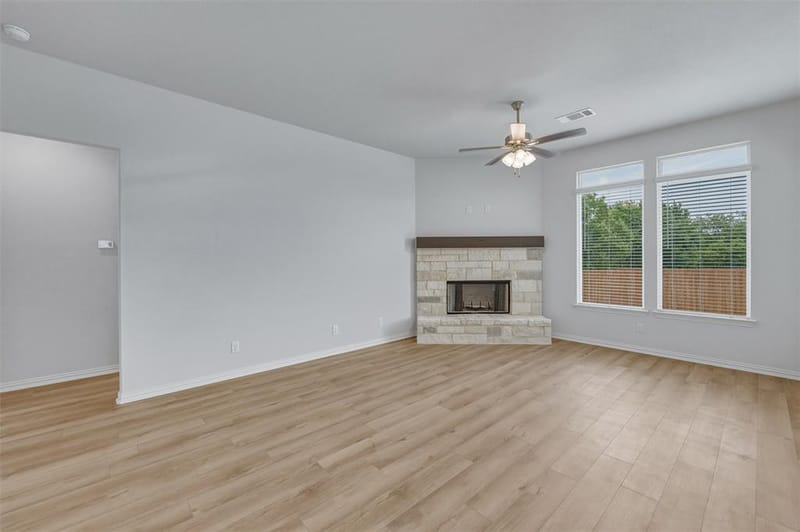 1233 Frio Drive, Springtown TX 76082 - Photo 6