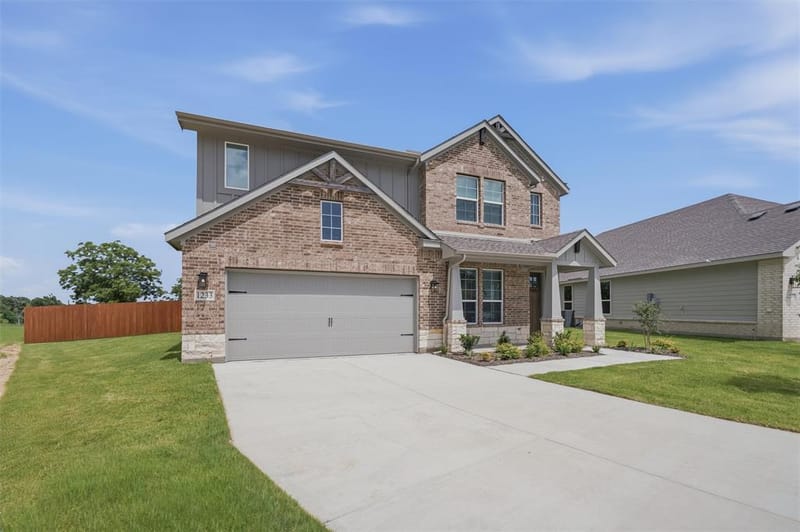 1233 Frio Drive, Springtown TX 76082 - Photo 4