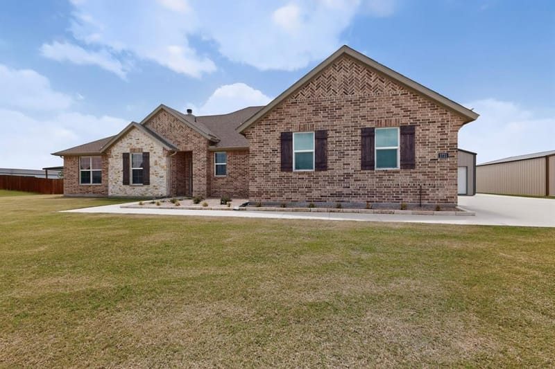 2721 Burr Oak Road, Oak Ridge TX 75161 - Photo 2