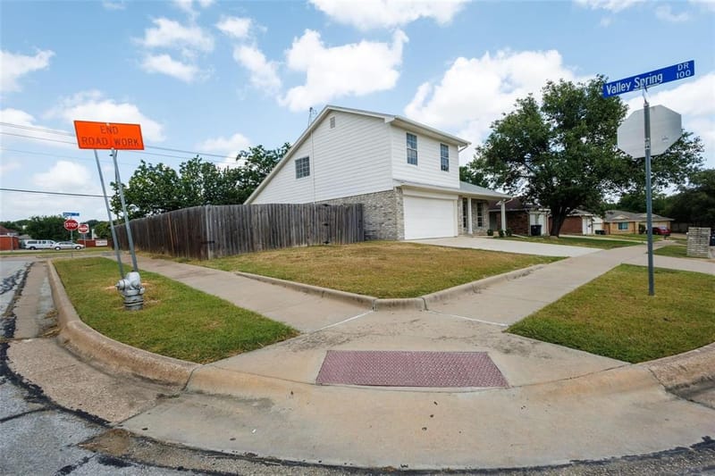 5808 Caprock Drive, Arlington TX 76018 - Photo 10