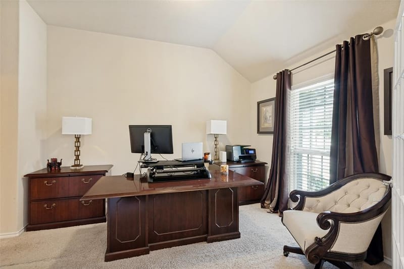 27 Oakridge Lane, Edgecliff Village TX 76134 - Photo 6
