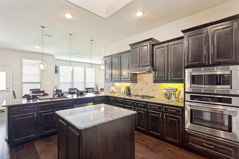 27 Oakridge Lane, Edgecliff Village TX 76134 - Photo 13