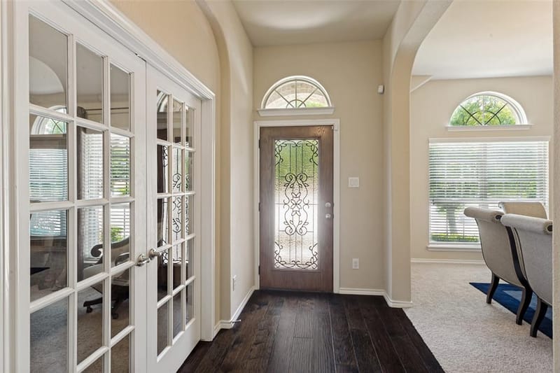27 Oakridge Lane, Edgecliff Village TX 76134 - Photo 4