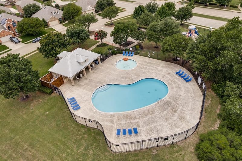 27 Oakridge Lane, Edgecliff Village TX 76134 - Photo 25