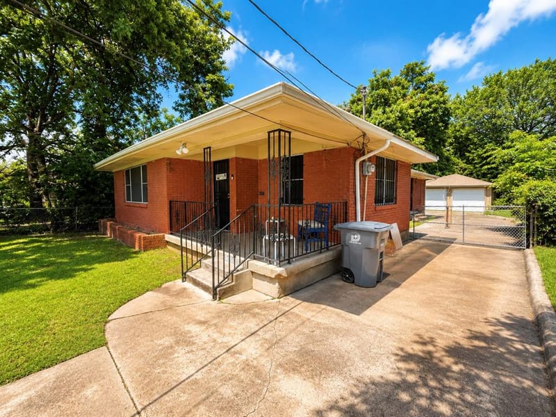 3023 Carpenter Avenue, Dallas TX 75215 - Photo 3
