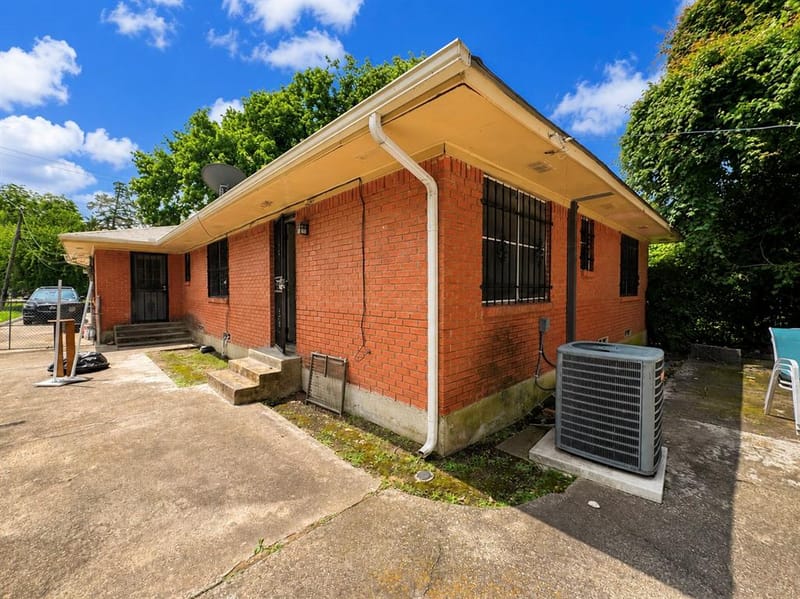 3023 Carpenter Avenue, Dallas TX 75215 - Photo 4