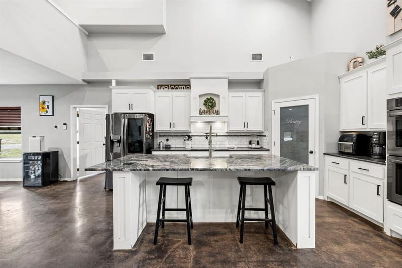 146 Julie Drive, Mineral Wells TX 76067 - Photo 6