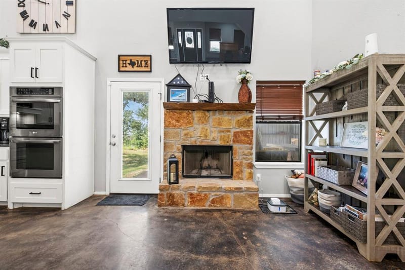 146 Julie Drive, Mineral Wells TX 76067 - Photo 10