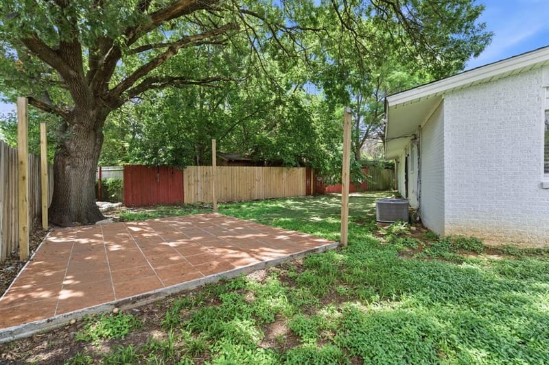 2204 Dunloe Avenue, Dallas TX 75228 - Photo 23