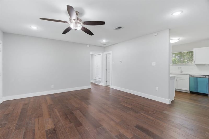 2204 Dunloe Avenue, Dallas TX 75228 - Photo 7