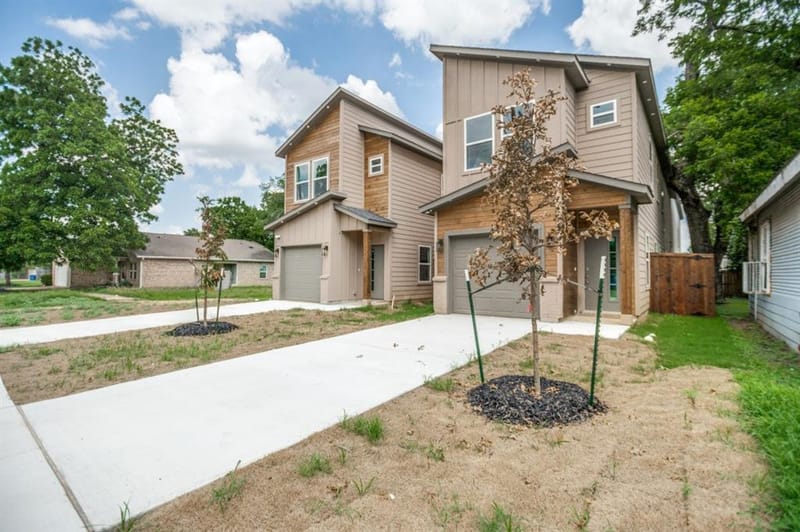 2420 Starks Avenue, Dallas TX 75215 - Photo 2