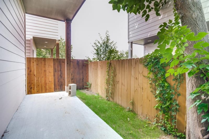 2420 Starks Avenue, Dallas TX 75215 - Photo 22