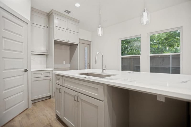 2420 Starks Avenue, Dallas TX 75215 - Photo 9