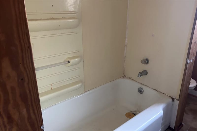 701 S Clements Street, Gainesville TX 76240 - Photo 27