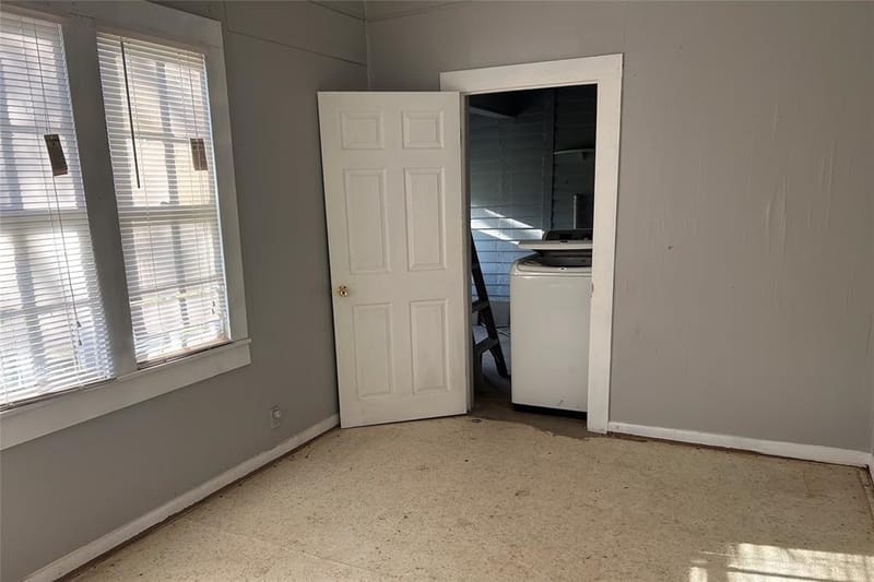 701 S Clements Street, Gainesville TX 76240 - Photo 17